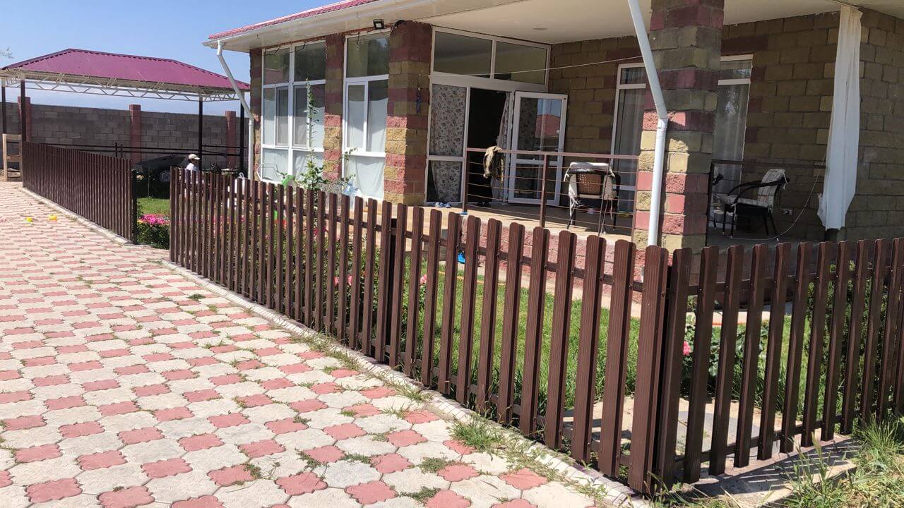 забор из штакетника шоколад фото1 в Солнечногорске