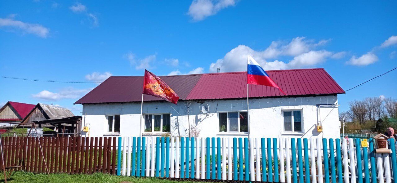 Забор из евроштакетника 16м RAL5021 Морская Волна, RAL9003 Белый в Солнечногорске