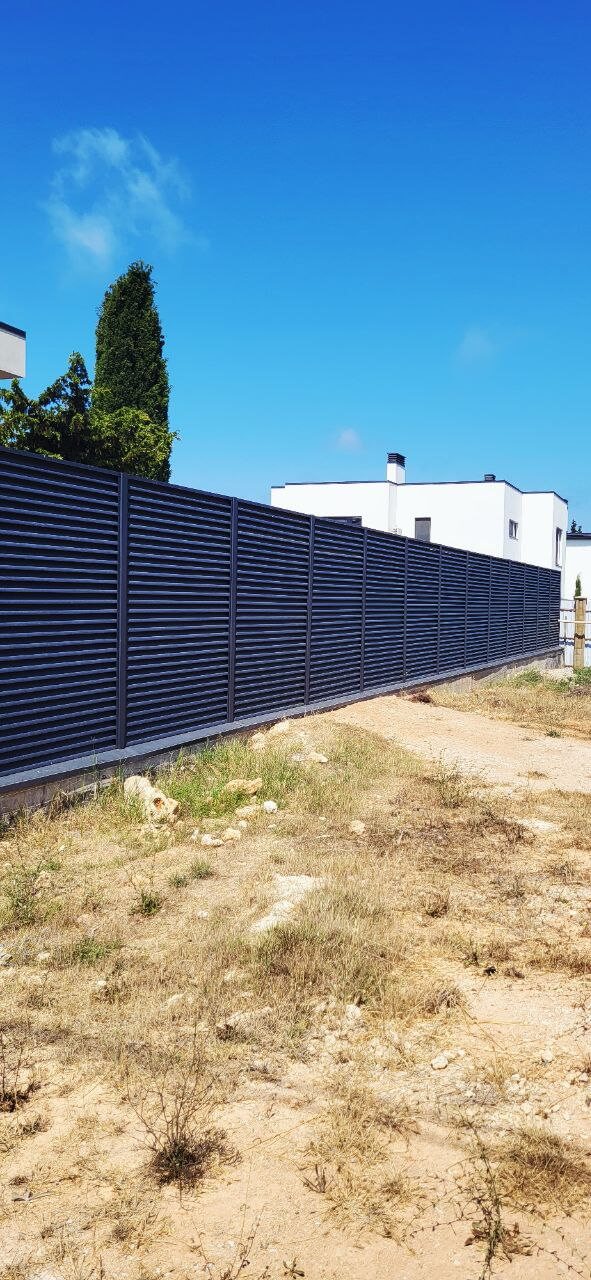 Забор-жалюзи 65м RAL7024/7024 Серый Графит МАТТЕ двусторонний фото 6 в Солнечногорске